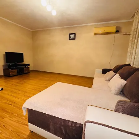 Διαμέρισμα Emo Aparts & апартаменти, под наем